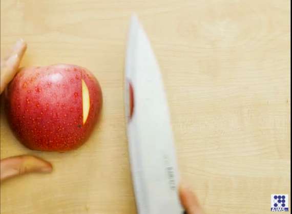 سیب کا ایسا آرٹ جو آپ کی صحت کو تروتازہ کردے