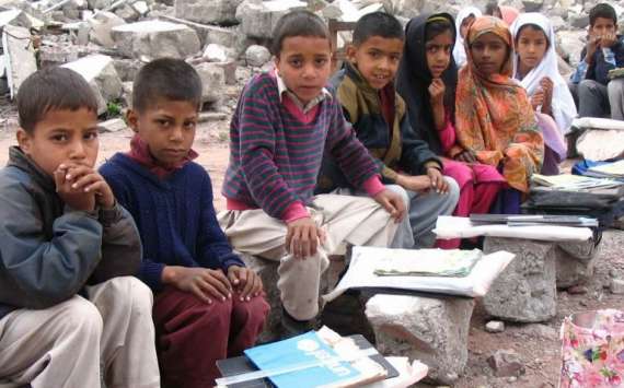 پاکستان میں5سے16سال کی عمرکے2کروڑ30لاکھ بچےاسکول نہیں جاتے،ایشیائی ترقیاتی بینک