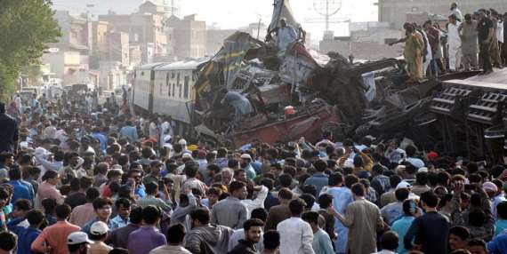 ایک اور ٹرین حادثہ 10 افراد جاں بحق