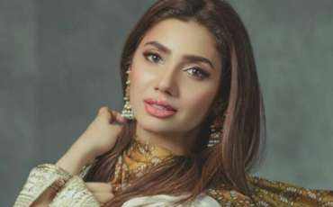 Mahira Khan becomes first Pakistani celebrity to hit 5 million Instagram followers