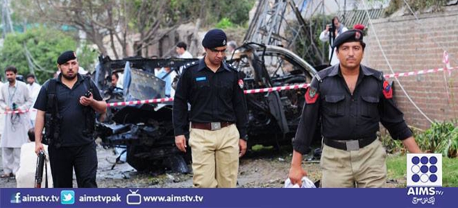 پشاور  :سیکیورٹی فورسز کی گاڑی کے قریب دھماکے سے 2 اہلکار شہید 