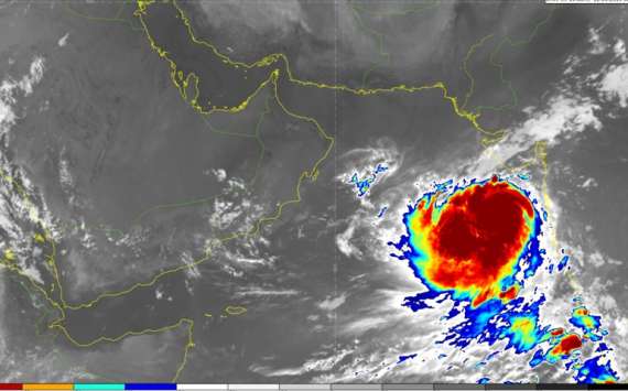 سمندری طوفان 'وایو' کراچی کی جانب بڑھ رہا ہے