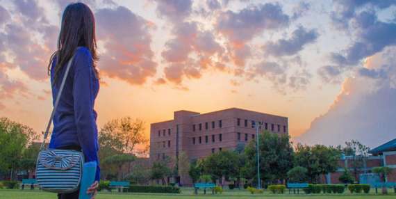 لاہور اور اسلام اآباد کی یونیورسٹی اشیاء کی 100 بہتر ین جامعات میں شامل