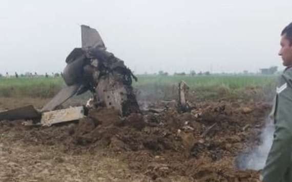 انڈین ائرفورس کا مگ 21 لڑاکا طیارہ گر کر تباہ