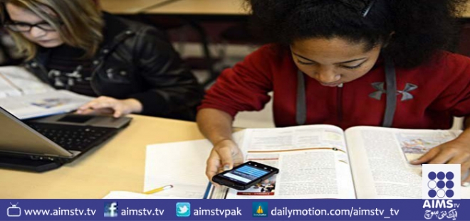 موبائل فون کے استعمال پرپابندی سے طلبا کی کارکردگی بہترہوسکتی ہے،سروے