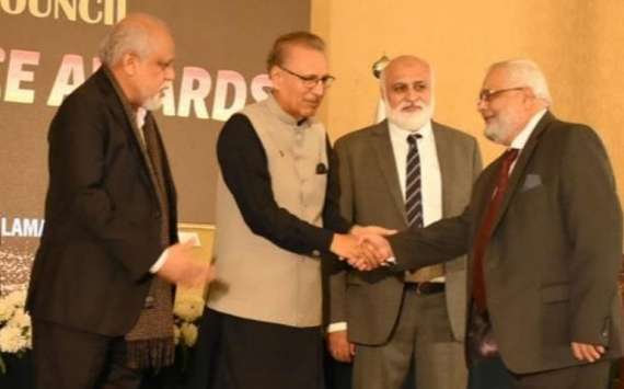 صدرِ پاکستان نےپروفیسرڈاکٹرسروش لودھی کوانجینئرنگ ایکسی لینسی ایوارڈ سےنوازا
