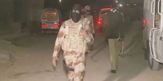 کراچی میں رینجرز کی کارروائی،سائبر کرائم میں ملوث 10 رکنی گروہ گرفتار