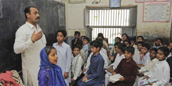کراچی میں تعلیمی نظام تباہی کی راہ پر گامزن