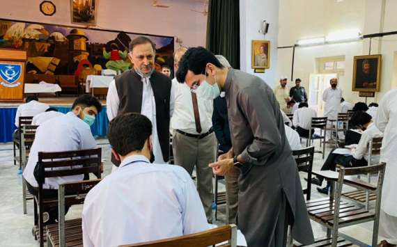 وزیرتعلیم شاہرام خان مختلف امتحانی مراکزکادورہ