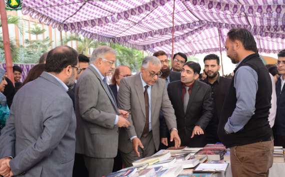 جناح سندھ میڈیکل یونیورسٹی میں دوروزہ کتب میلہ سج گیا
