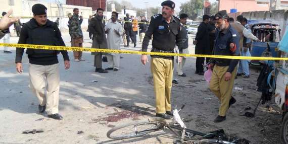 دستی بم دھماکے میں 3 سمیت بچوں سمیت 7افراد زخمی