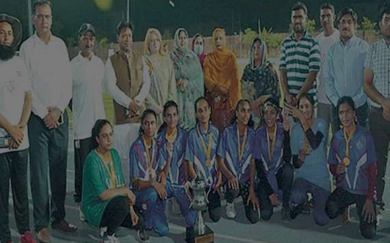 پنجاب کالج کی ٹیم نےفٹ بال چیمپئن شپ میں اسپائرکالج کومات دی۔