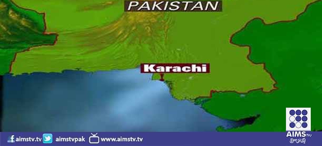 کراچی، سپرہائی وئے پر بس و گاڑی میں تصادم، 7 افراد زخمی