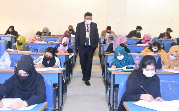 جامعہ کراچی میں 23 شعبہ جات کی 1700 نشستوں پرداخلوں کےلئےٹیسٹ منعقد